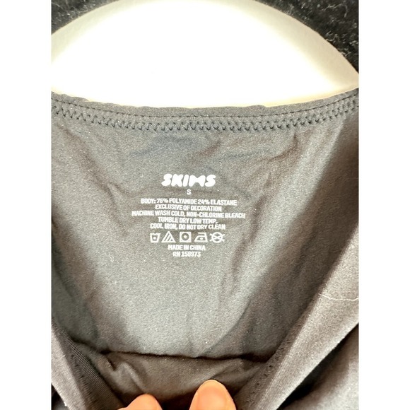 NWT SKIMS Fits Everybody High Neck Bodysuit Onyx size SML - Picture 5 of 7